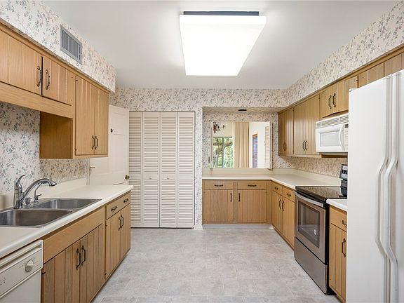 5th image of 107 W Park Shores Cir APT 26W