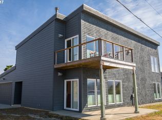 475 5th St, Port Orford, OR 97465