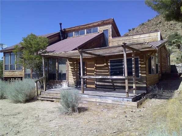 22401 Pinon Rd, Llano, CA 93544