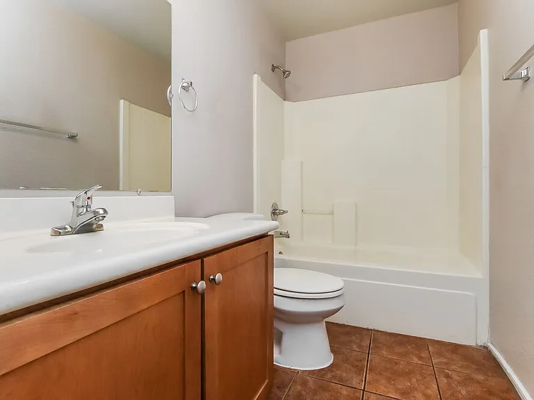 526 E Milada Dr — Photo 15