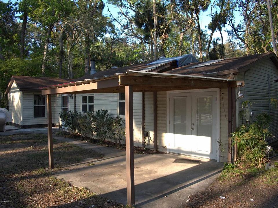 1st image of 200 N Roscoe Blvd