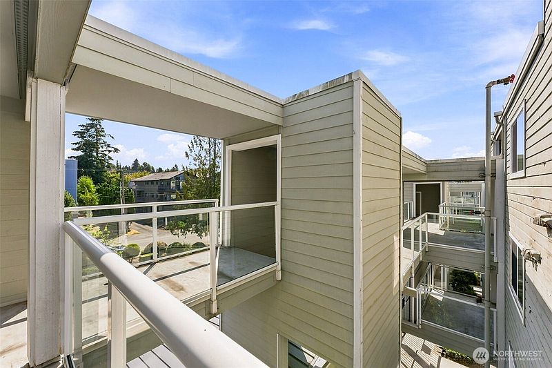 5th image of 22211 6th Avenue S #301