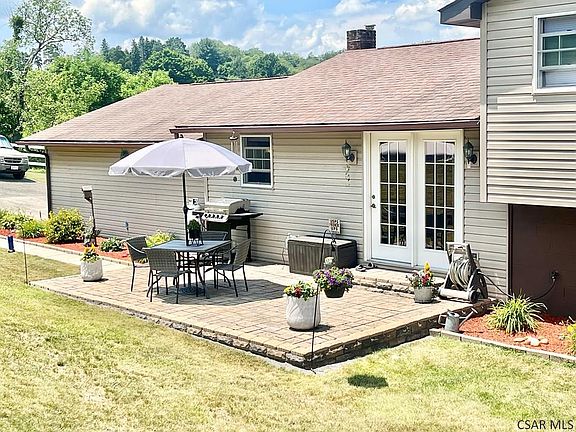 3rd image of 172 Basset Ln