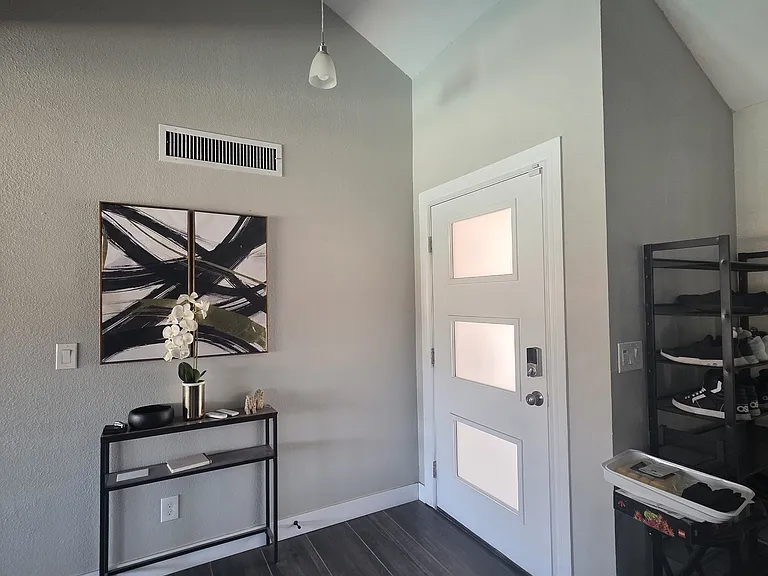 4534 Catherine Ln — Photo 10