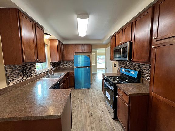 4th image of 24311 Jerome Ave