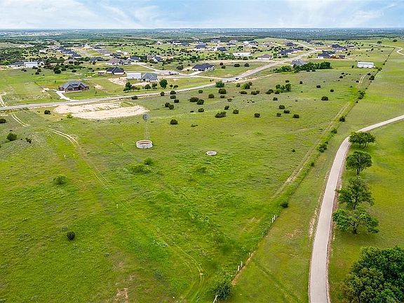 3rd image of 2081 Eagles Ridge Dr