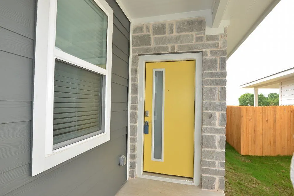 4 bed, 2.0 bath, 1705 sqft, $2,000 — Photo 4