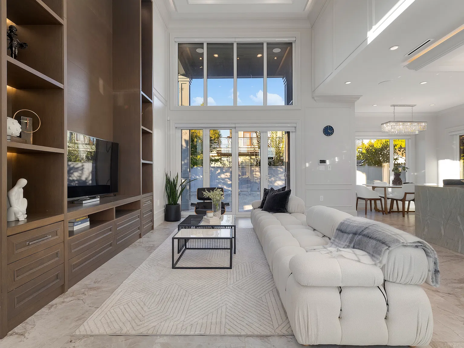 5 bed, 5.5 bath, 3535 sqft, $8,000 — Photo 3