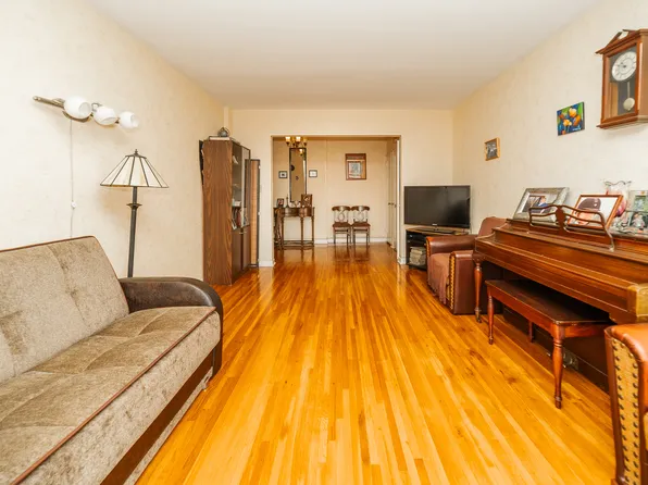 2271 Knapp Street image 4 of 24