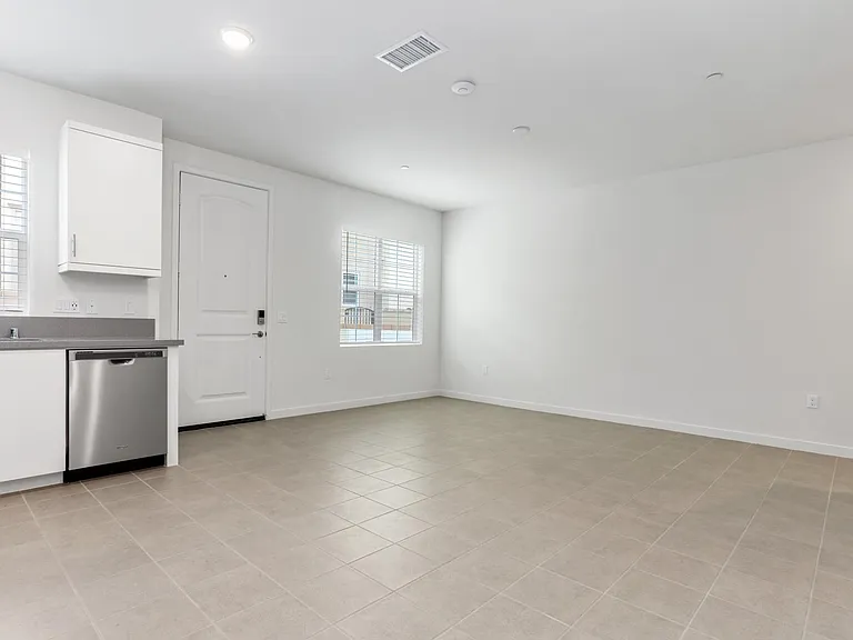 821 Blackstone Dr — Photo 20