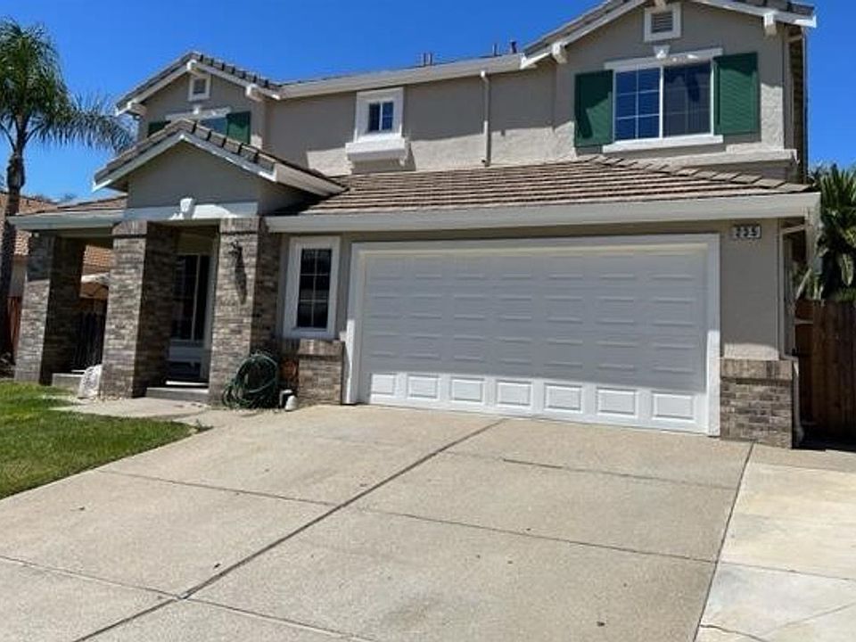 1st image of 235 Amesbury Ct