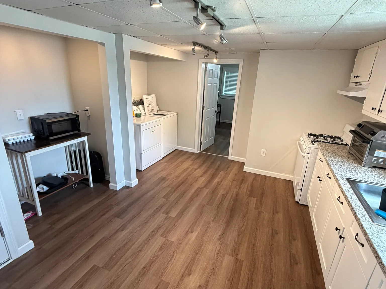 1 bed, 750 sqft, $749 — Photo 2