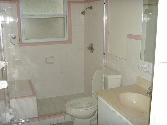 5th image of 2351 Bay St