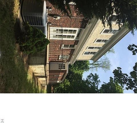 2nd image of 25 Poplar St