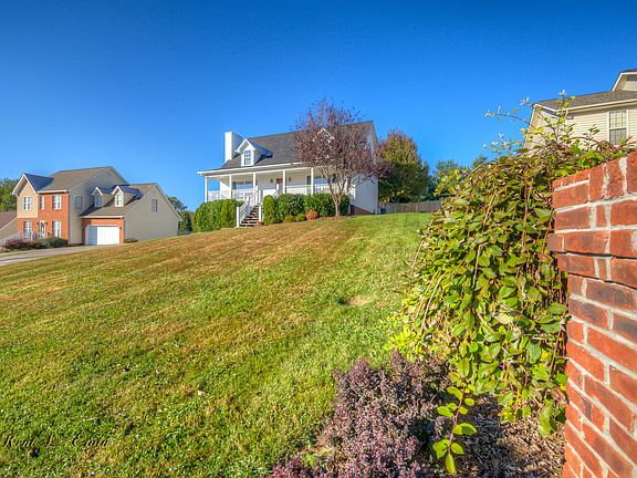 4th image of 248 Leslie Ct