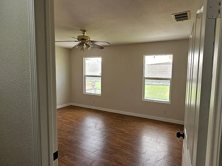 424 E Avenue J11 — Photo 23