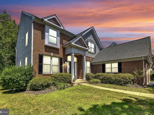 43332 Burke Dale St, Chantilly, VA 20152