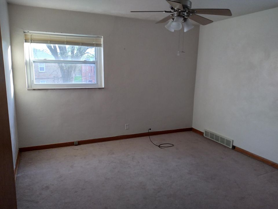 2nd image of 5812 Sunshine Dr #2W