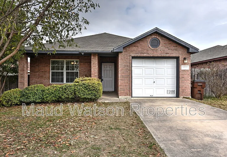 10727 N Shaenridge — Photo 1