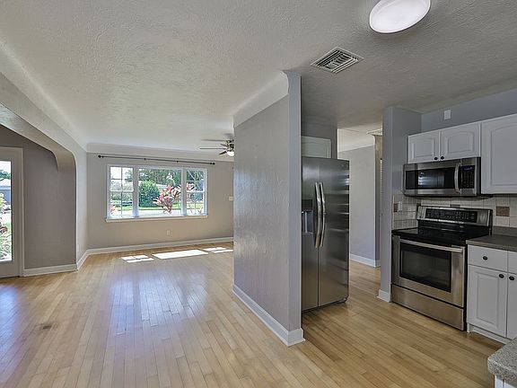 4th image of 4319 28th Ave N