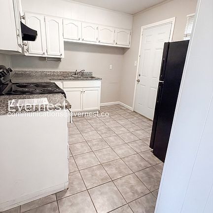 5th image of 200 Woodward Dr