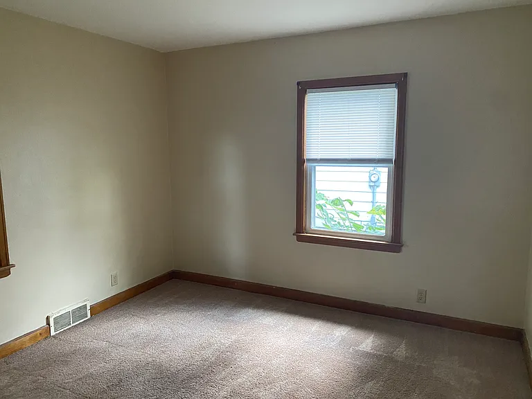 729 Jones St — Photo 9