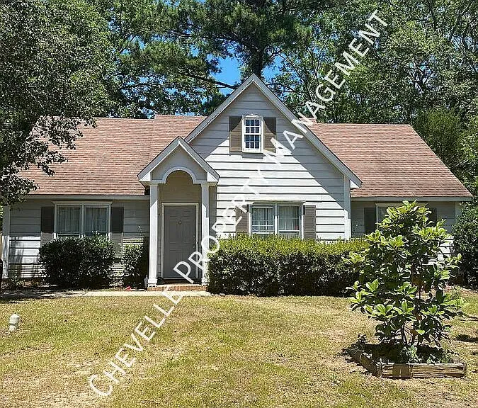1423 Chadford Rd — Photo 1