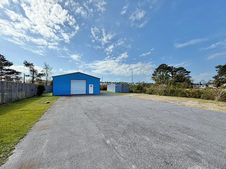 5025 Business Dr #1 — Photo 3
