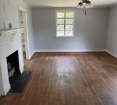 2nd image of 2925 Ulm Road