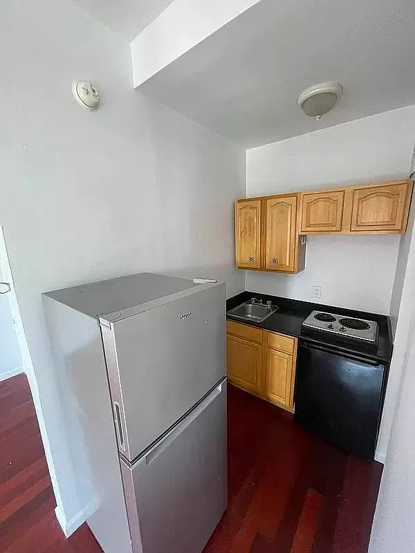 1505 Archer Rd — Photo 2