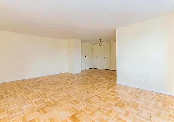 3rd image of 3333 Henry Hudson Pkwy APT 4L