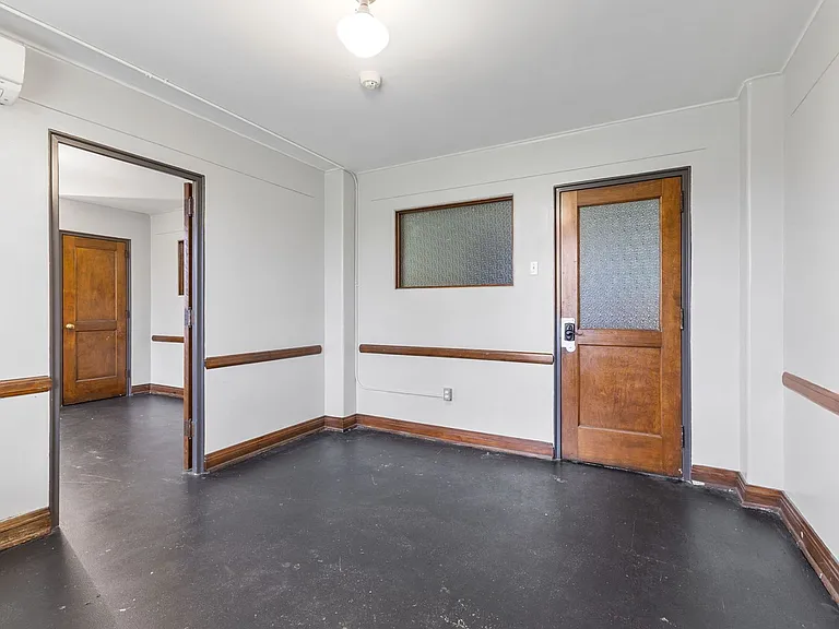 Central State Mansion — Photo 102