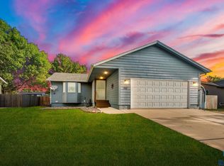 200 W Holly St, Tea, SD 57064