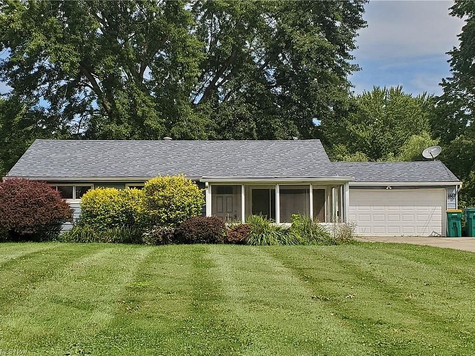 1st image of 1867 Edgewood Dr