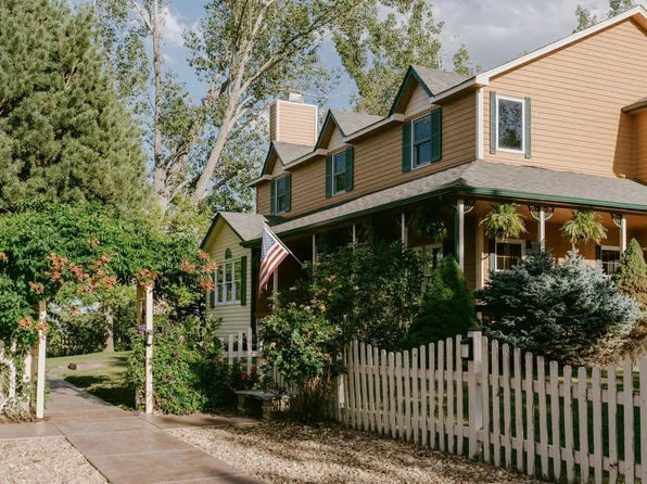 6220 Chokecherry Dr, Loveland, CO 80537