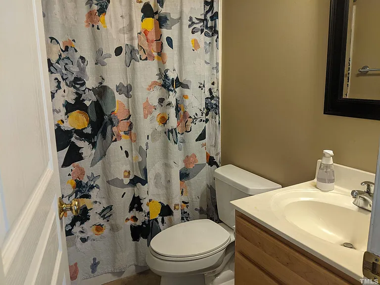 200 Charleston Ln — Photo 16