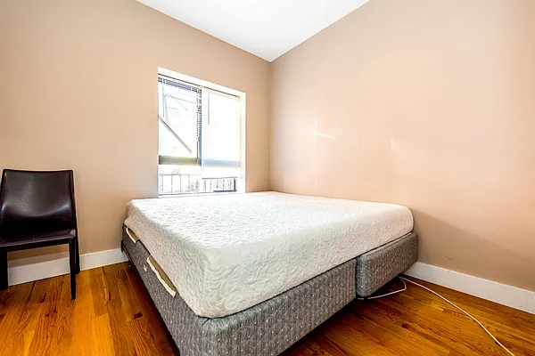 Rented by Nooklyn NYC LLC | media 33