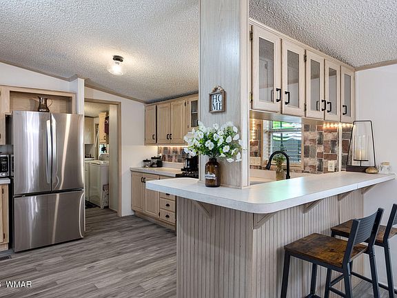 3rd image of 212 W Lane Cir