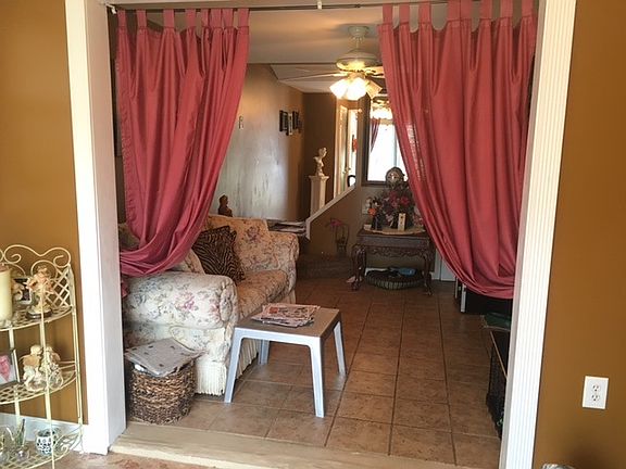 5th image of 1182 Walnut Ave
