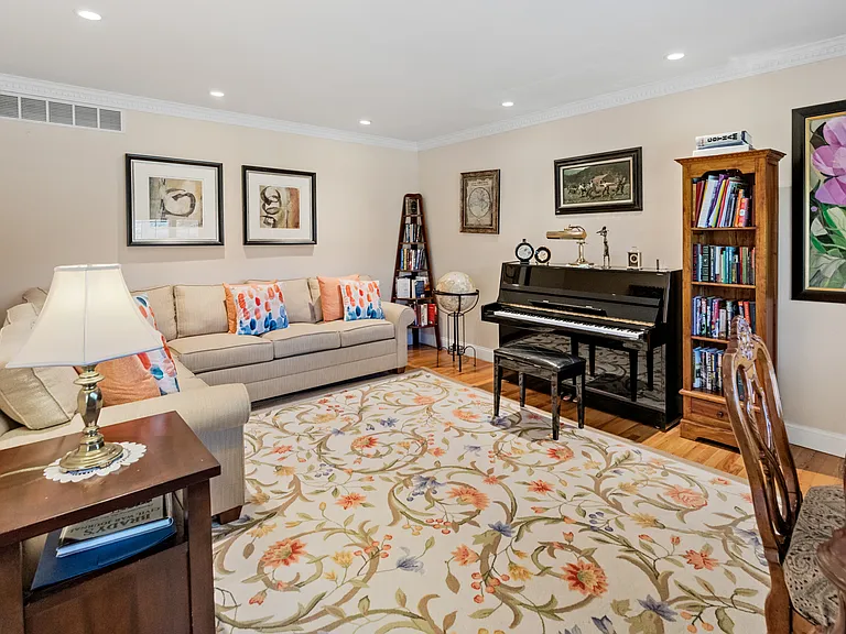 39 Raymonds Ln — Photo 13