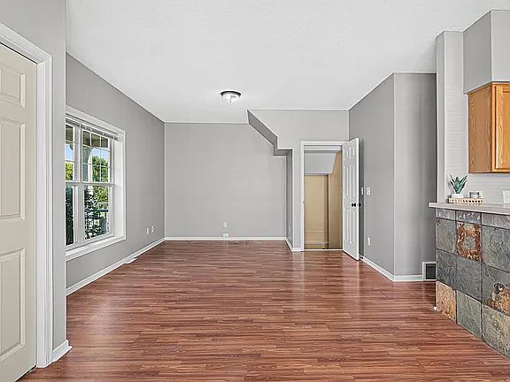 2nd image of 2917 Hemingway Dr