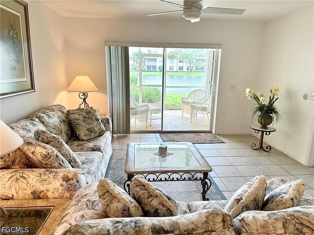 2 bed, 2.0 bath, 1393 sqft, $4,000 — Photo 4