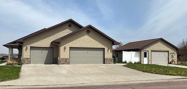 2nd image of 2634 Prairie Eagle Cir W