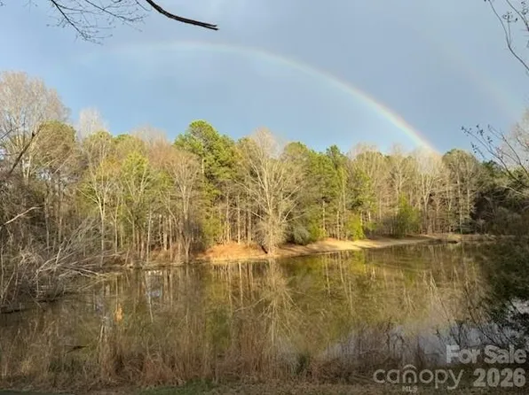 13730 Capriole Ln, Matthews, NC 28105