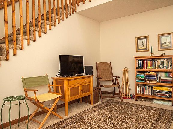 5th image of 3008 E Oak Island Dr