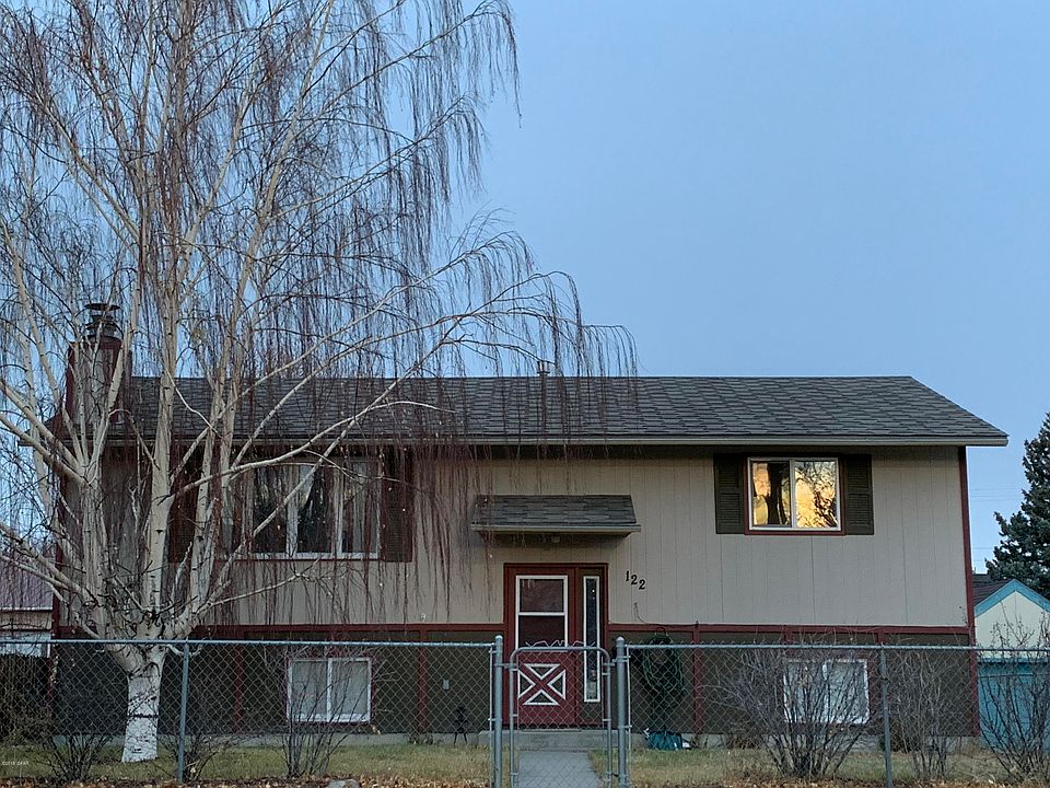 1st image of 122 5th Ave SE