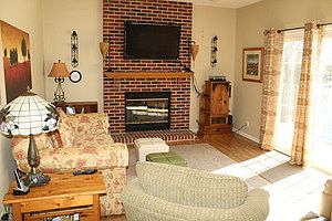 4th image of 3860 Peartree Dr