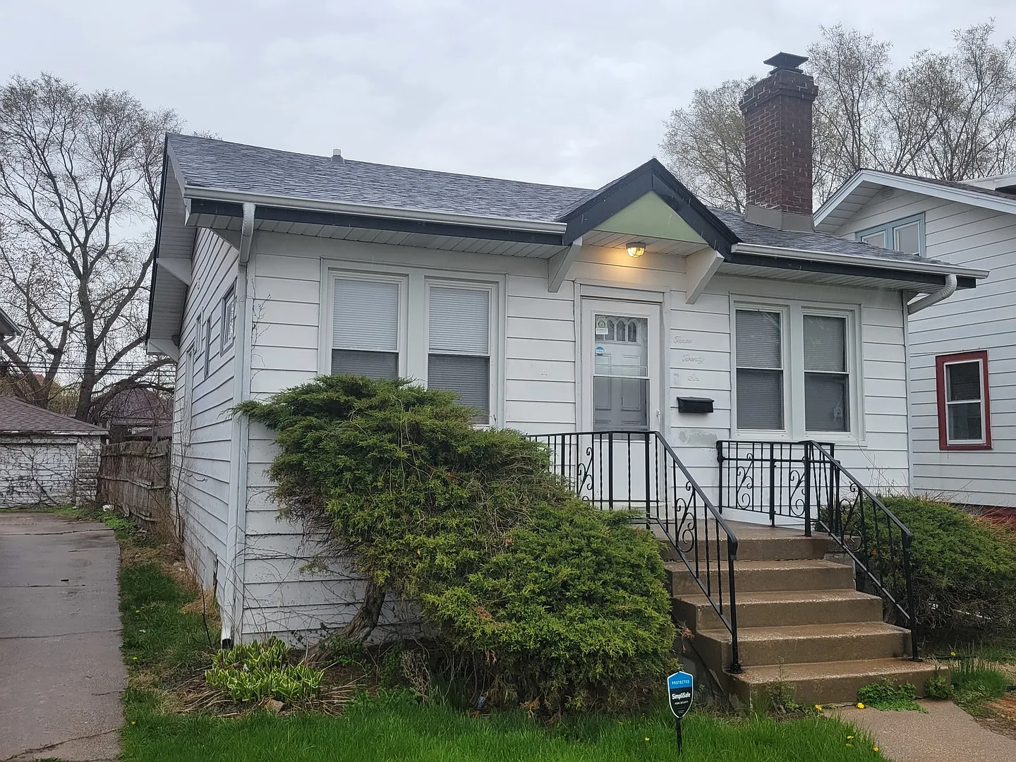 326 156th Pl photo 1