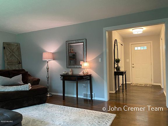 5th image of 7088 Thorncrest Dr SE