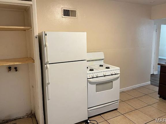 5th image of 9757 Lorna Ln